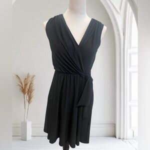 Annalee + Hope Black Sleeveless V-Neck Sheath Dress